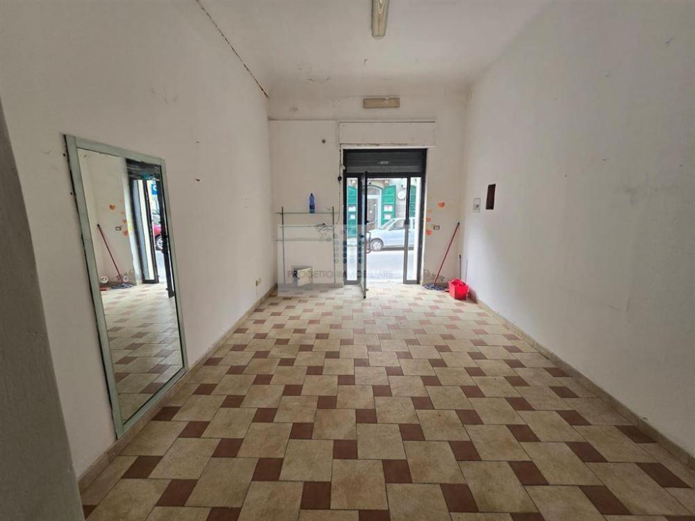 locale commerciale in vendita a Floridia
