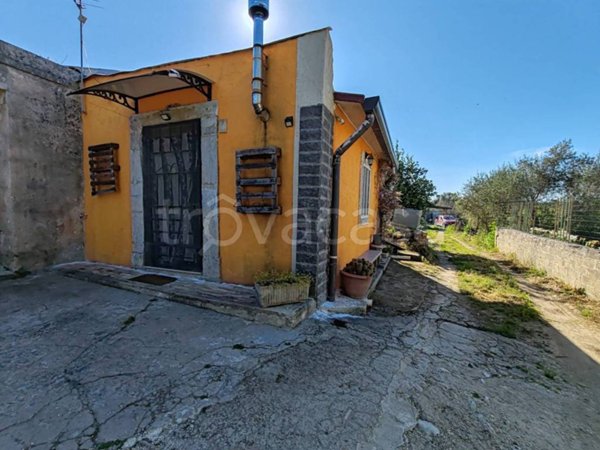 casa indipendente in vendita a Floridia