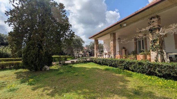 casa indipendente in vendita a Floridia
