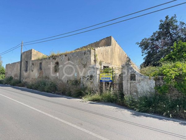 casa indipendente in vendita a Floridia