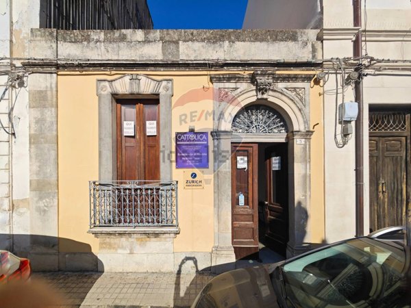 ufficio in vendita a Floridia