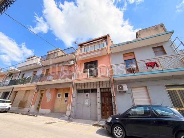 casa indipendente in vendita a Floridia