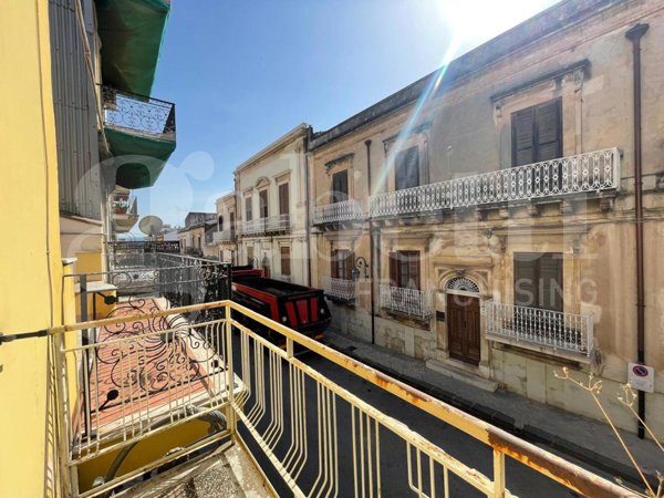 casa indipendente in vendita a Floridia