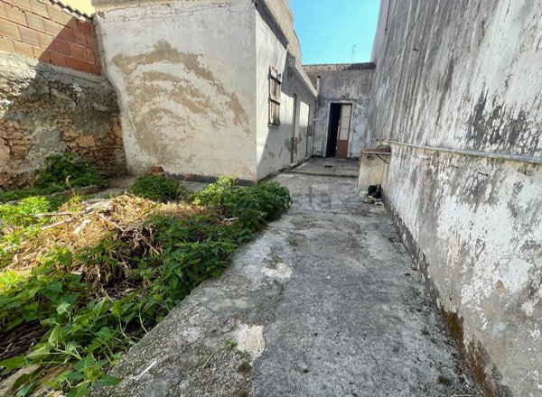 casa indipendente in vendita a Floridia