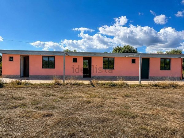 casa indipendente in vendita a Floridia