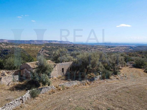 casa indipendente in vendita a Floridia