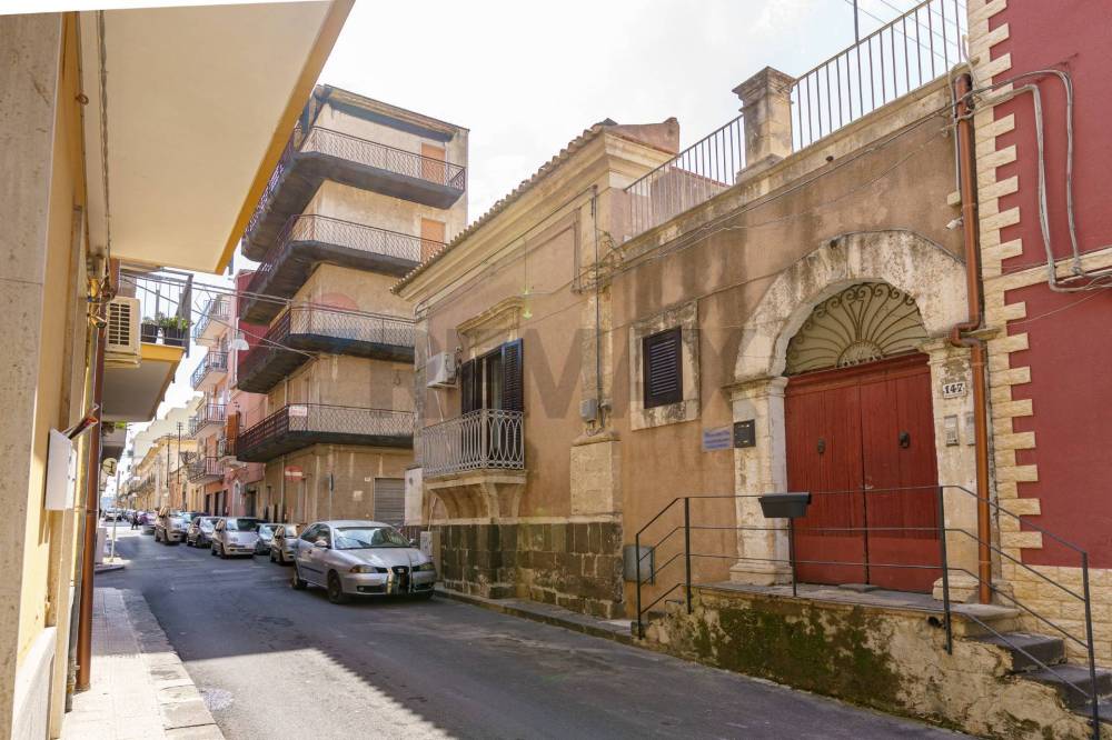 appartamento in vendita a Floridia