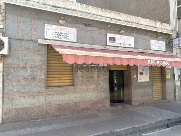 locale commerciale in vendita a Floridia