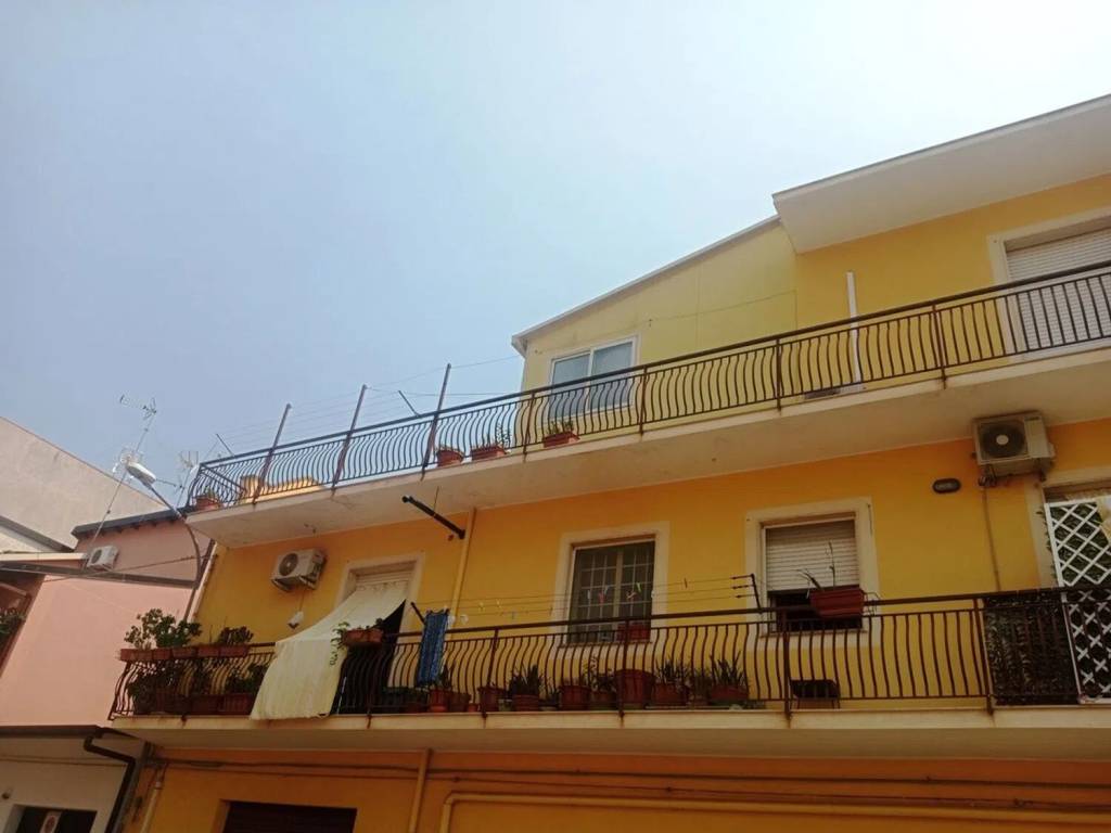intera palazzina in vendita a Floridia