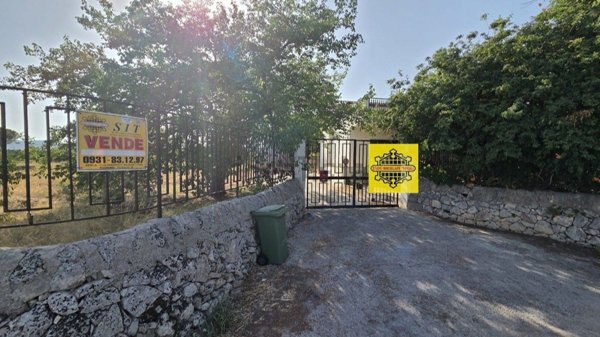casa indipendente in vendita a Floridia
