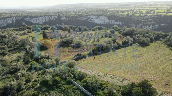 terreno in vendita a Floridia