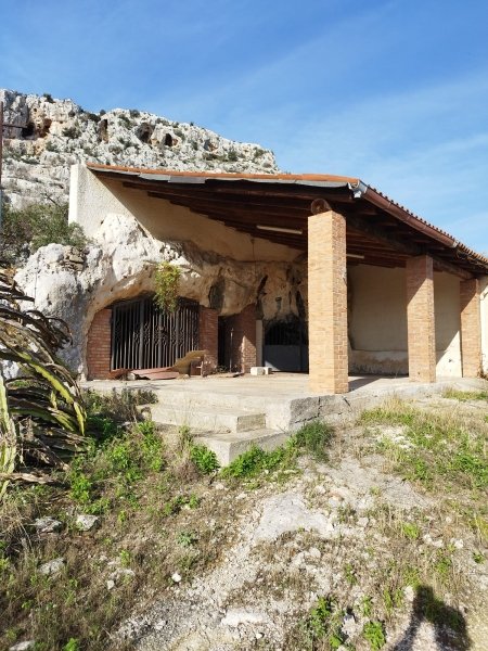 terreno in vendita a Floridia