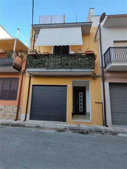 casa indipendente in vendita a Floridia