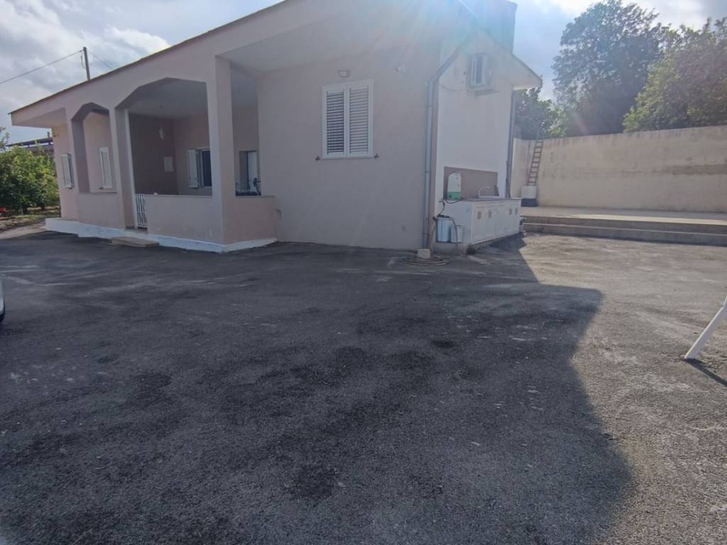 casa indipendente in vendita a Floridia