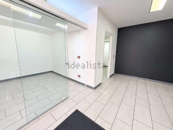 locale commerciale in vendita a Floridia