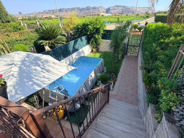 casa indipendente in vendita a Floridia