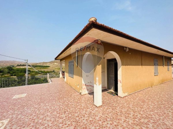 casa indipendente in vendita a Francofonte