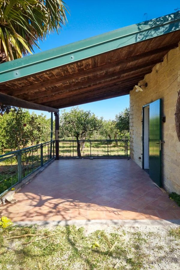 casa indipendente in vendita a Francofonte