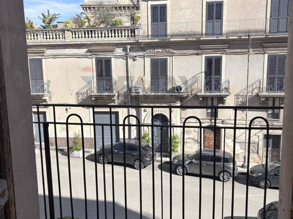 casa indipendente in vendita a Francofonte