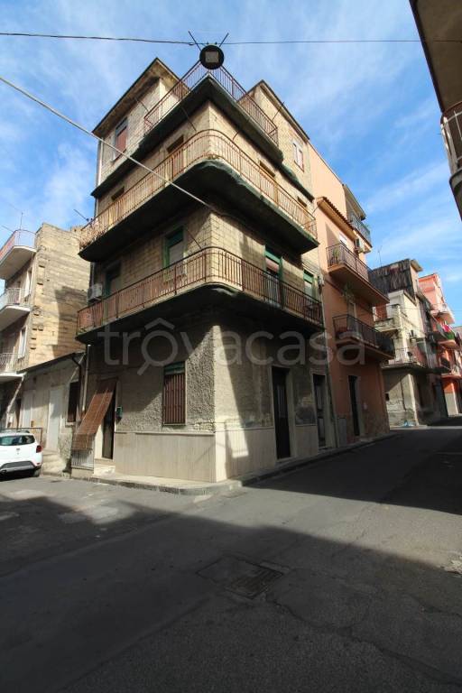 casa indipendente in vendita a Lentini
