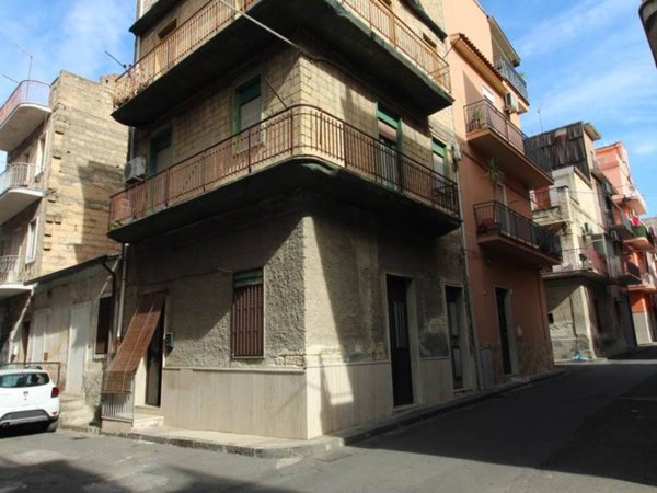 casa indipendente in vendita a Lentini