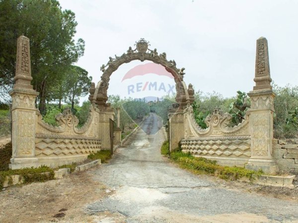 casa indipendente in vendita a Lentini