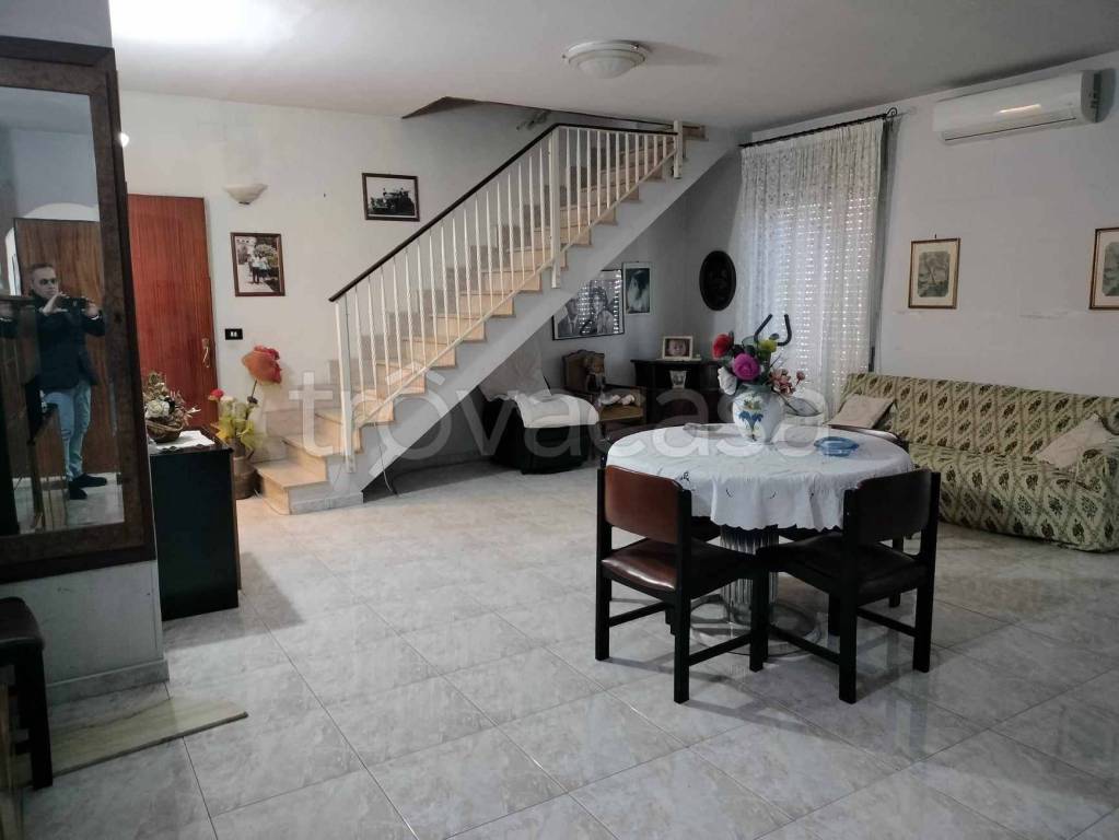 casa indipendente in vendita a Lentini