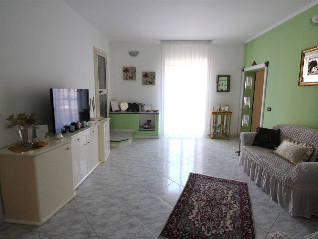 casa indipendente in vendita a Lentini