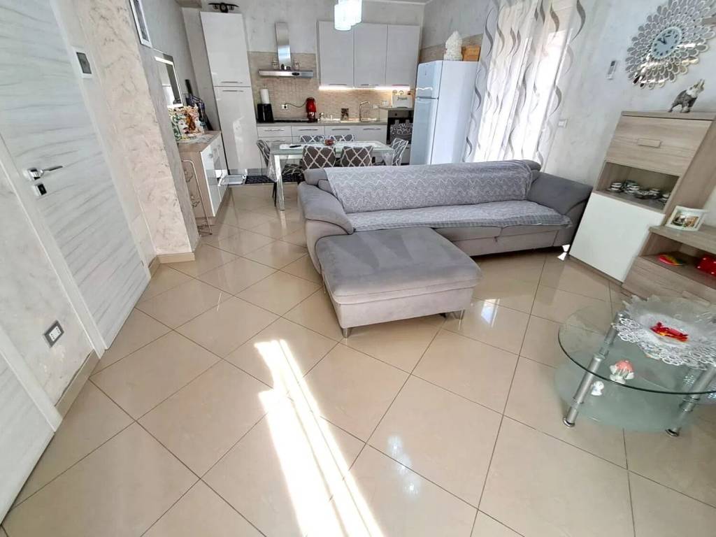 casa indipendente in vendita a Lentini