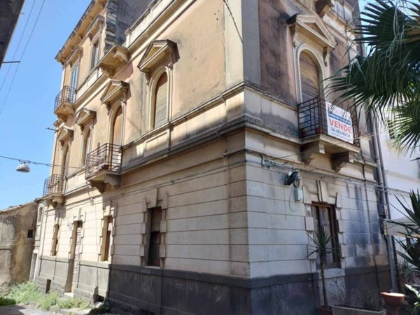 intera palazzina in vendita a Lentini
