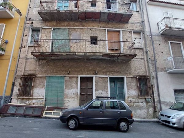 casa indipendente in vendita a Lentini