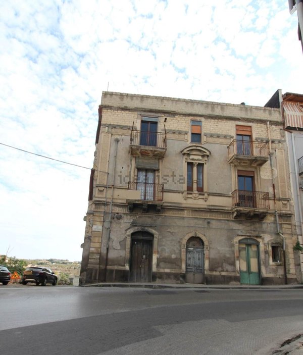 casa indipendente in vendita a Lentini