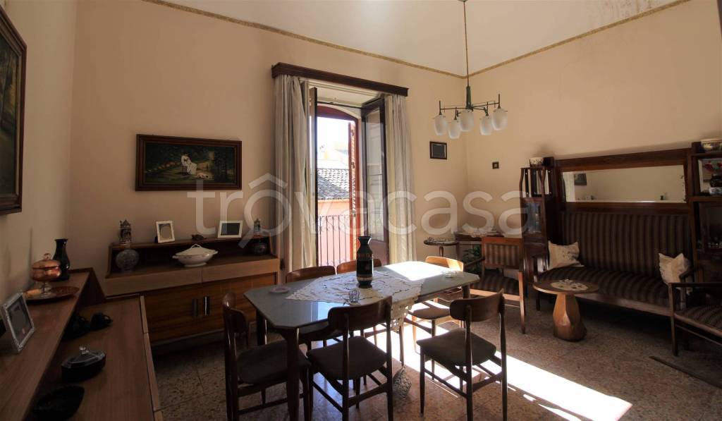 casa indipendente in vendita a Lentini