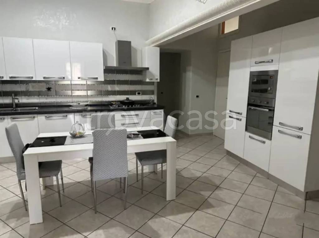 casa indipendente in vendita a Lentini