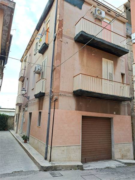 casa indipendente in vendita a Lentini