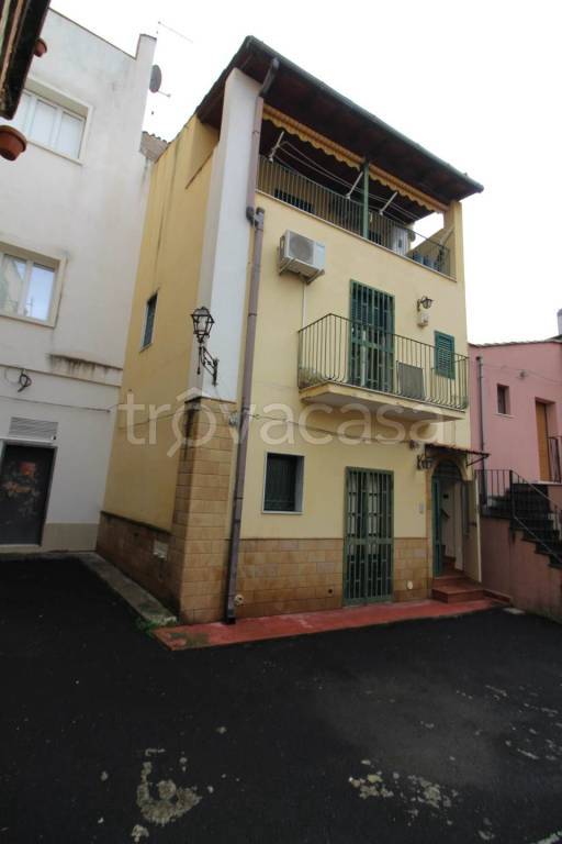 casa indipendente in vendita a Lentini