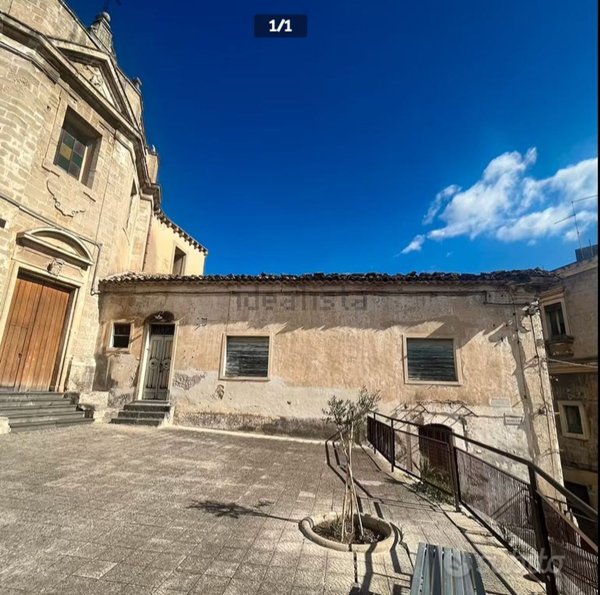 casa indipendente in vendita a Lentini