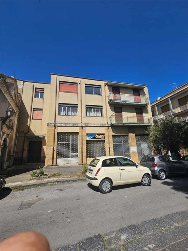 locale commerciale in vendita a Lentini