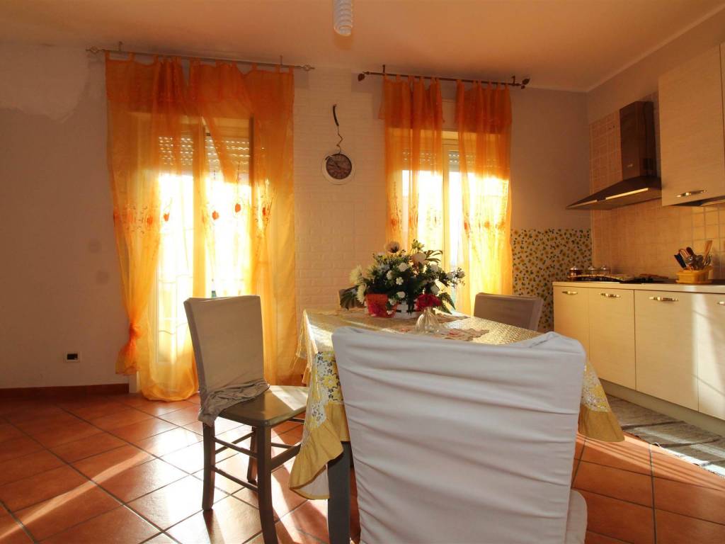 casa semindipendente in vendita a Lentini