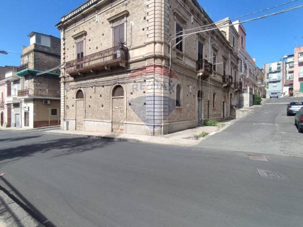 locale commerciale in vendita a Lentini