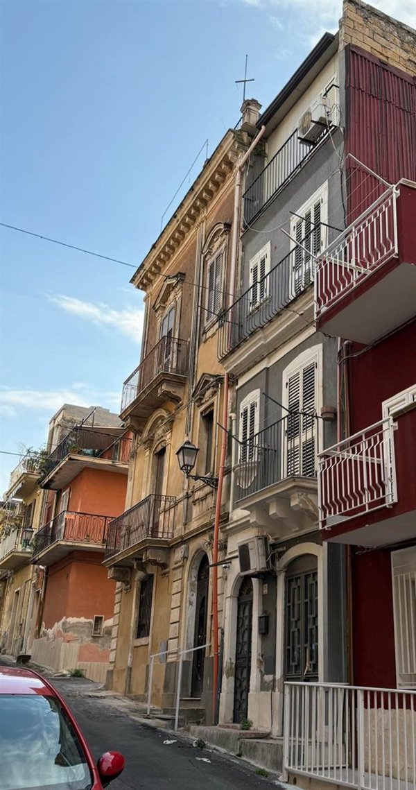 casa indipendente in vendita a Lentini