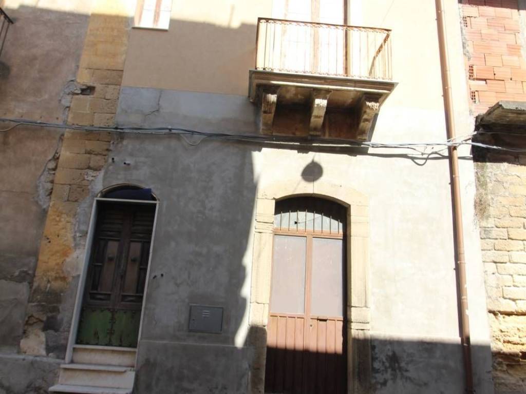 casa indipendente in vendita a Lentini
