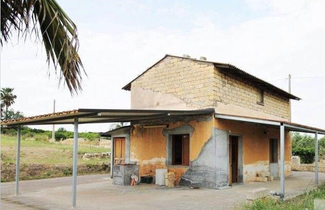 casa indipendente in vendita a Lentini