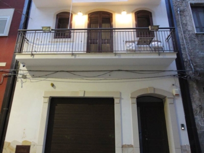casa indipendente in vendita a Lentini