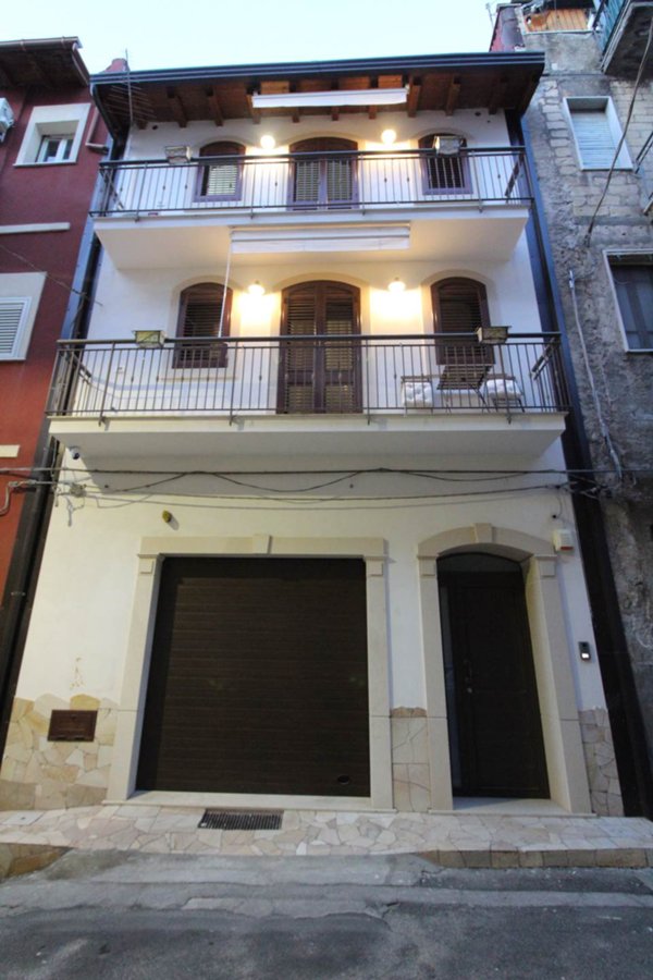 casa indipendente in vendita a Lentini