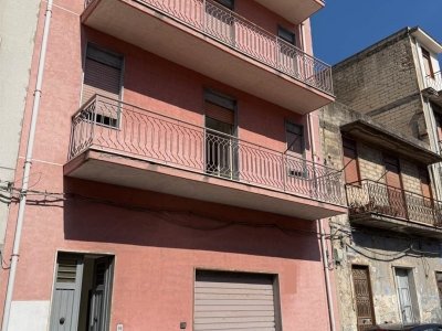 casa indipendente in vendita a Lentini