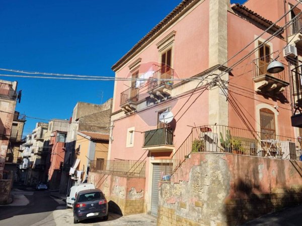 casa indipendente in vendita a Lentini