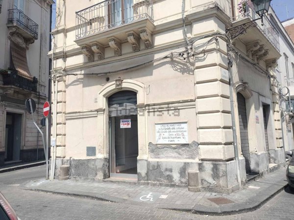 locale commerciale in vendita a Lentini