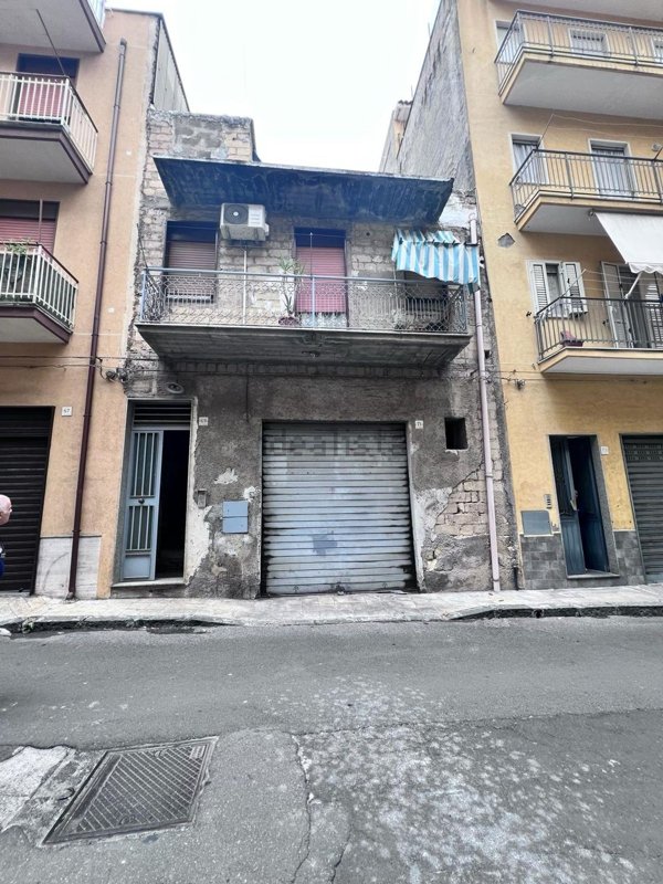 casa indipendente in vendita a Lentini