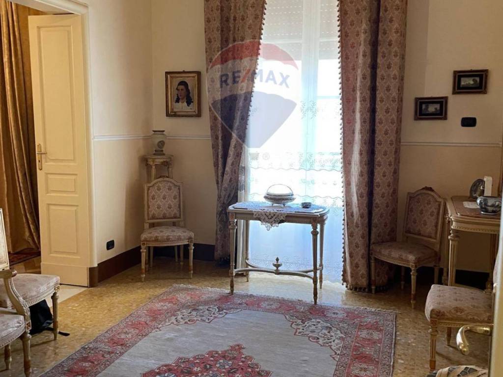intera palazzina in vendita a Lentini